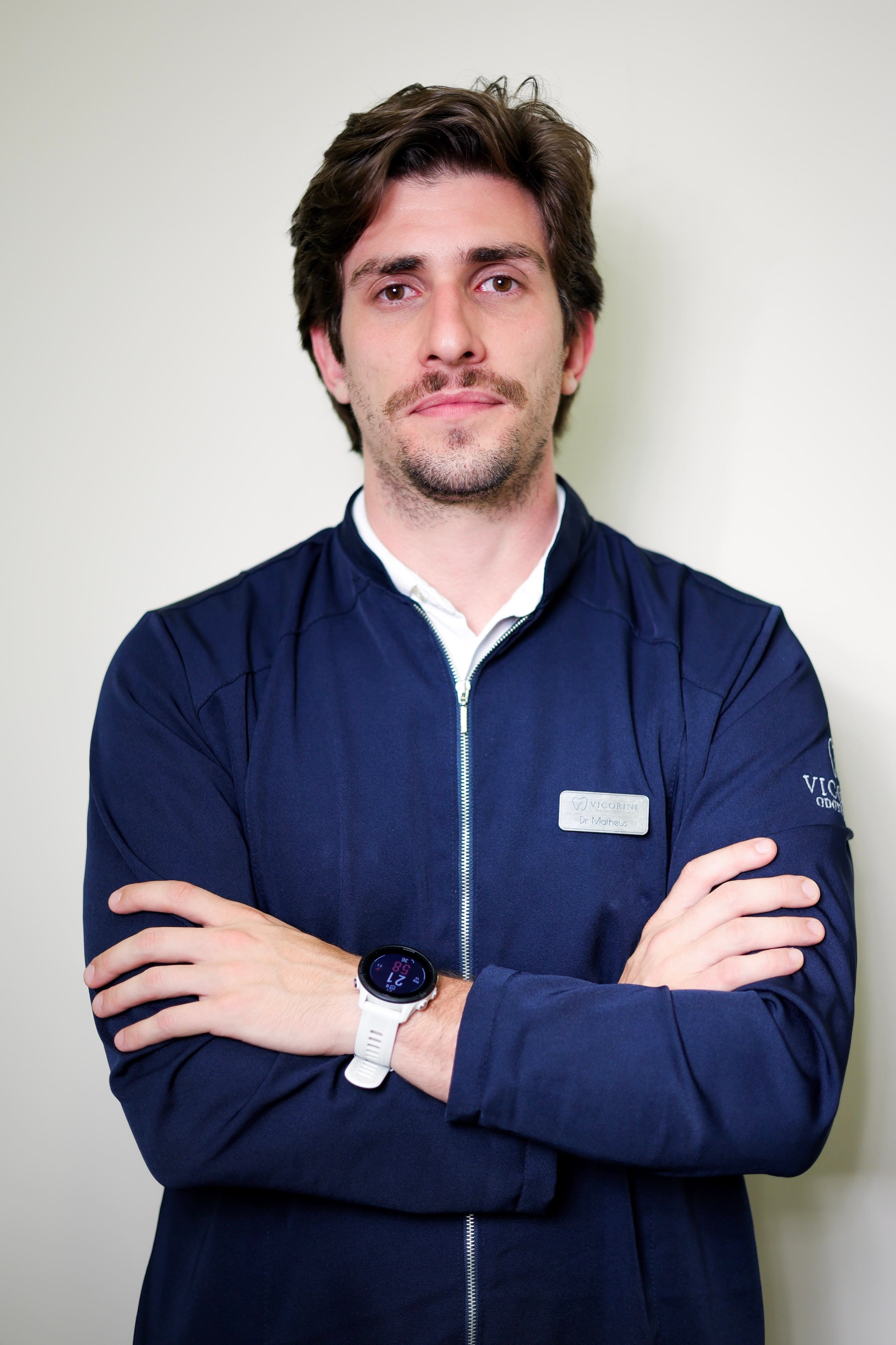 Pedro Antônio de Almeida Colli — Especialista em Prótese e Implante